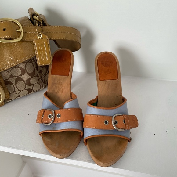 SOLD***💫VINTAGE COACH WOODEN MULE HEELS! 💫 - Picture 9 of 12